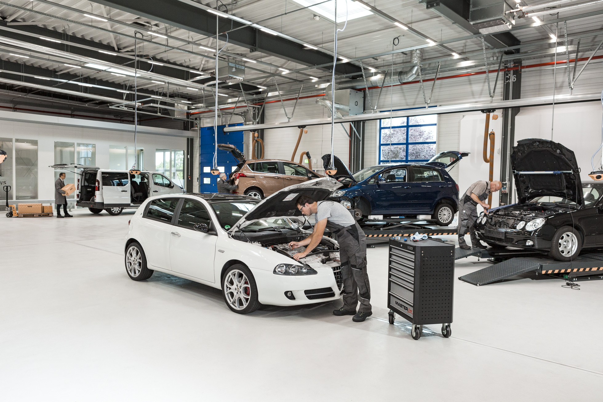 Automobile workshop